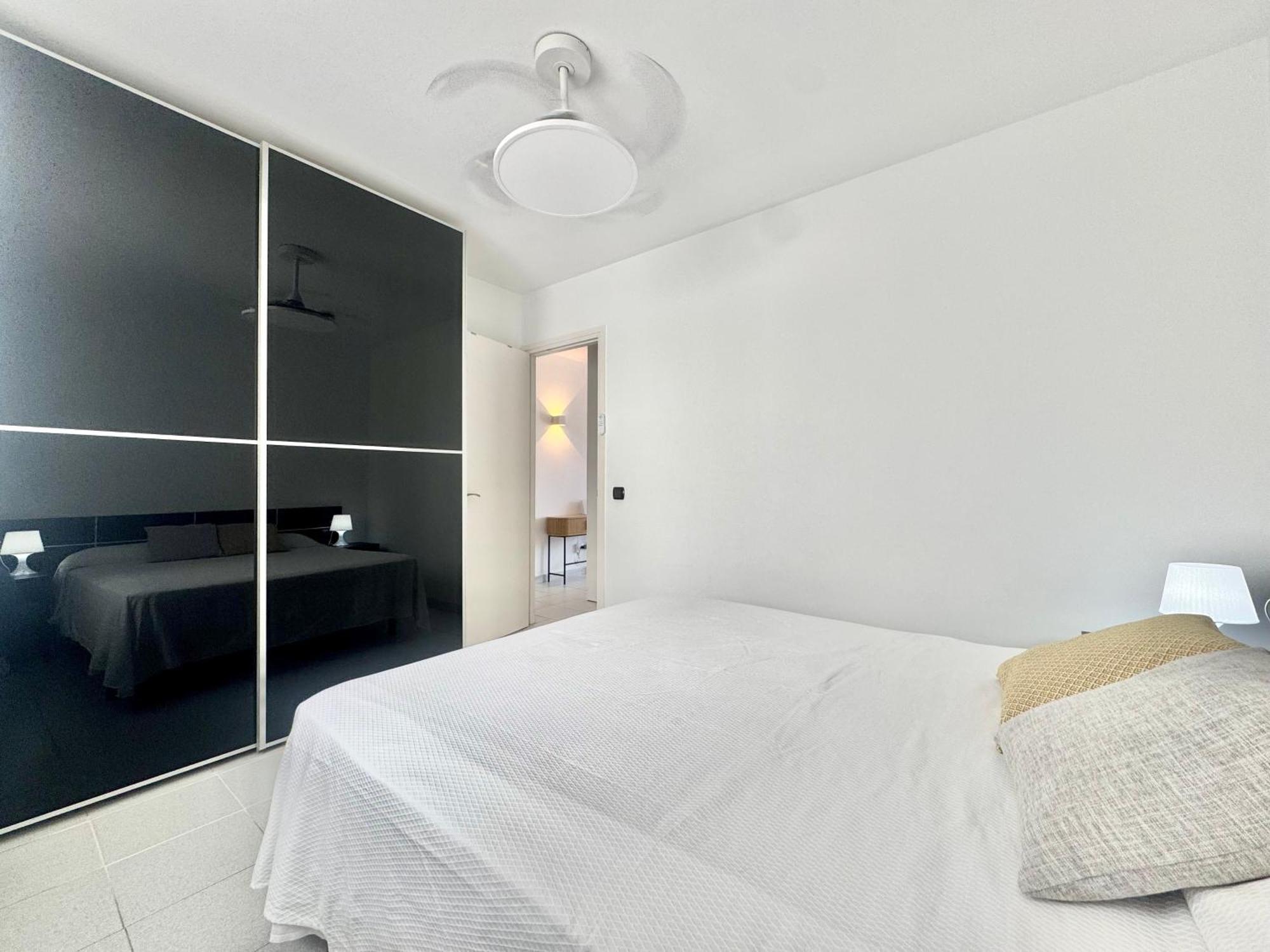 Puig Rom 106 Apartment Roses Luaran gambar